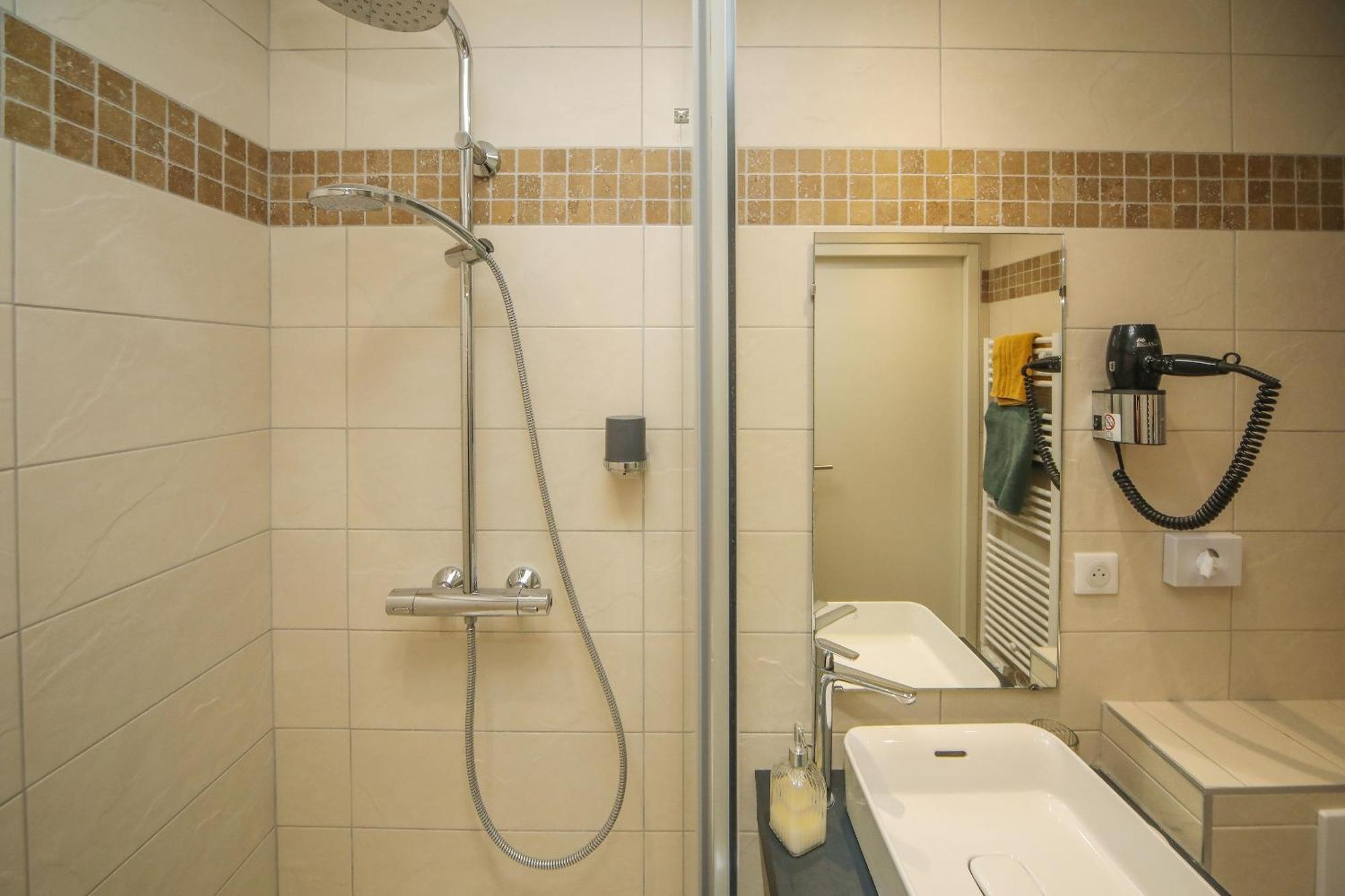 Hotel O Chiroulet Bagnères-de-Bigorre Esterno foto